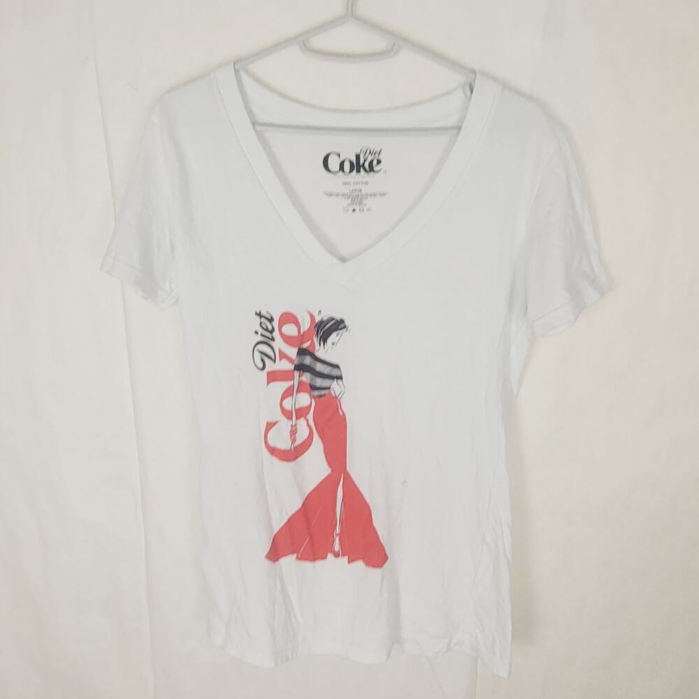 Diet Coke white fashion lady graphic vneck tshirt Size Large Casual Fangear